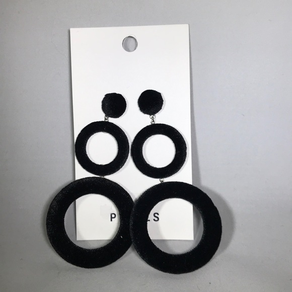 Pieces Velvet Drop Black Karma Earrings - Picture 1 of 5